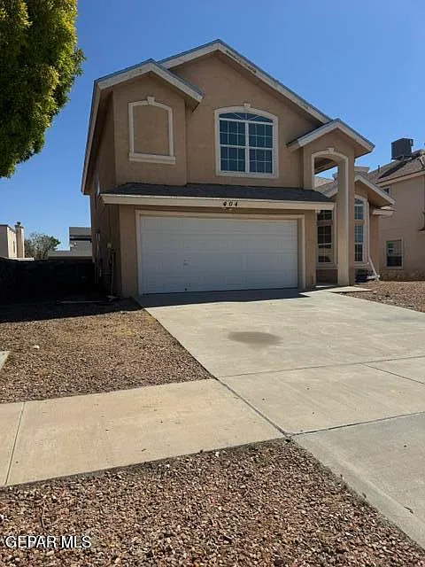 3 bed, 2.5 bath, 2057 sqft, $1,825 — Photo 2