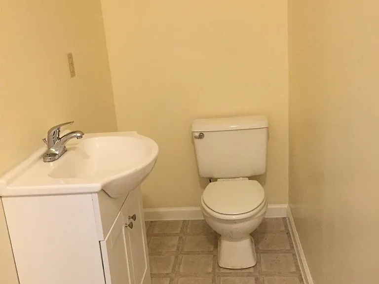 21722 Great Mills Rd #B — Photo 8