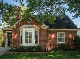 421 Browns Ln, Saint Matthews, KY 40207