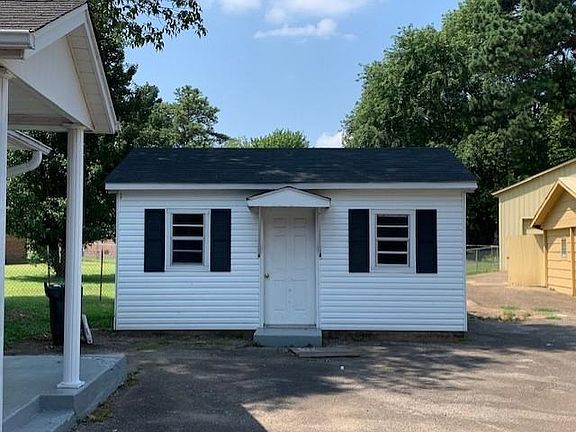4th image of 301 Cedar St