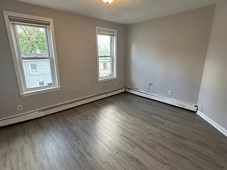 35 N 10th St — Photo 3