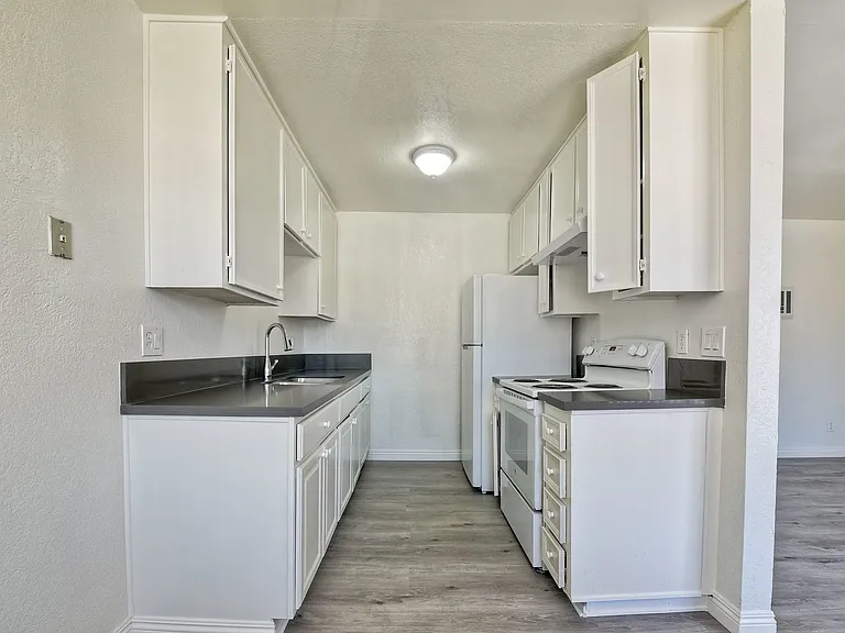 415 Grand Ave #2 — Photo 5