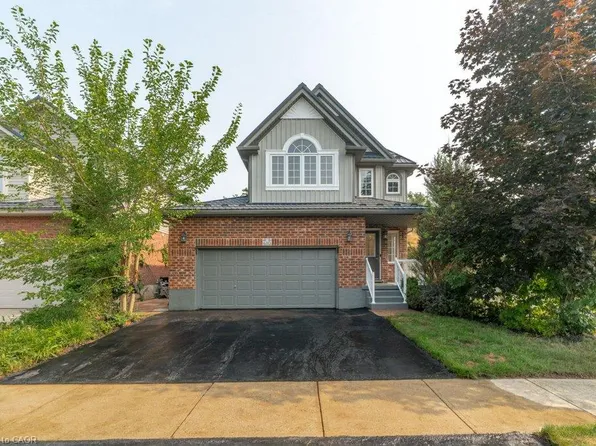 610 Violet St, Waterloo, ON N2V 2V9