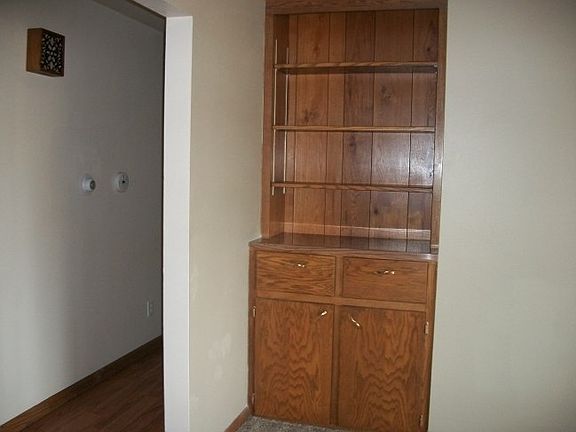 2nd image of 2206 Woodcrest Dr