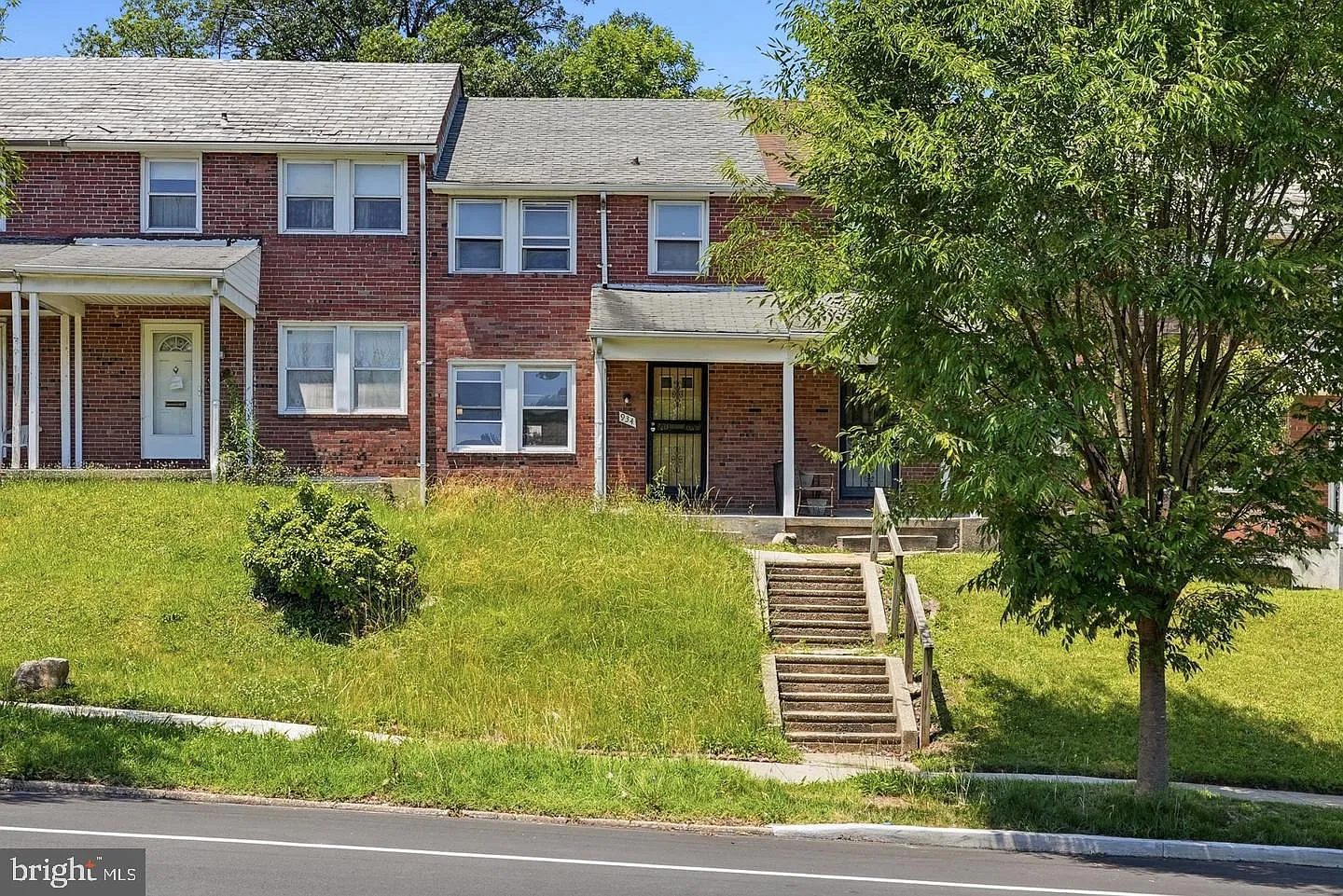 3 bed, 1.0 bath, 1260 sqft, $1,650 — Photo 2