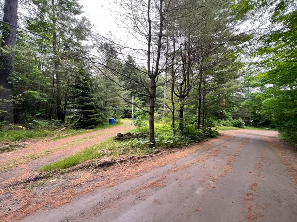 59 Sunflower Lane, Sidney, ME 04330