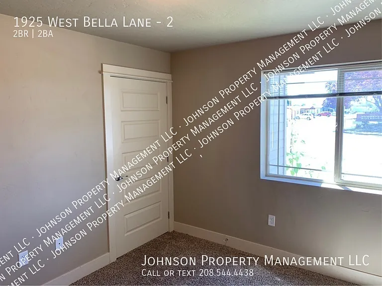 1925 W Bella Ln #2 — Photo 7