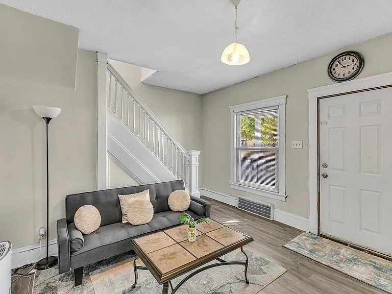 944 Walnut St #1 — Photo 4