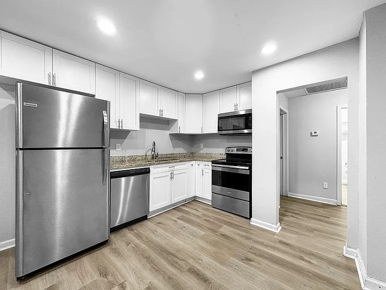 1510 S Miller Rd — Photo 3
