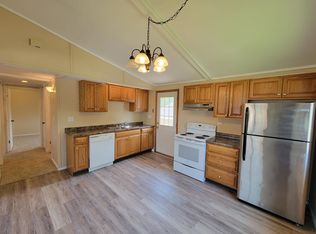 2410 Crescent Dr, Cedar Falls, IA 50613