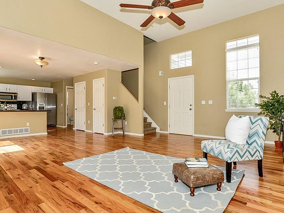 High Ceilings and Abundant Windows!