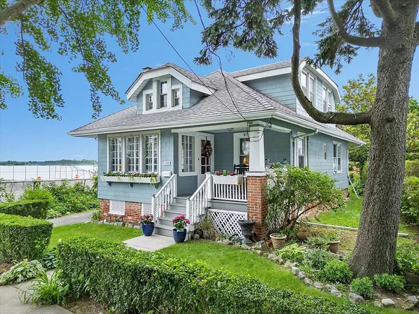 180 Kilroe St, Bronx, NY 10464