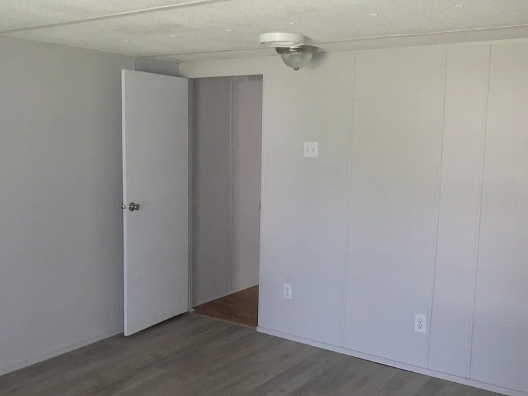 553 Country Ln #7 — Photo 11