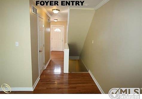 FOYER ENTRY.jpg