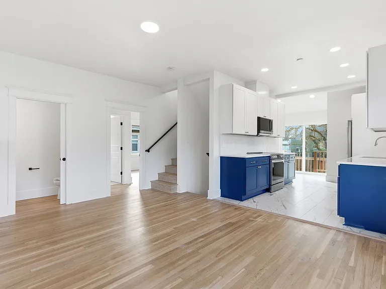 2945 NE 57th Ave — Photo 15