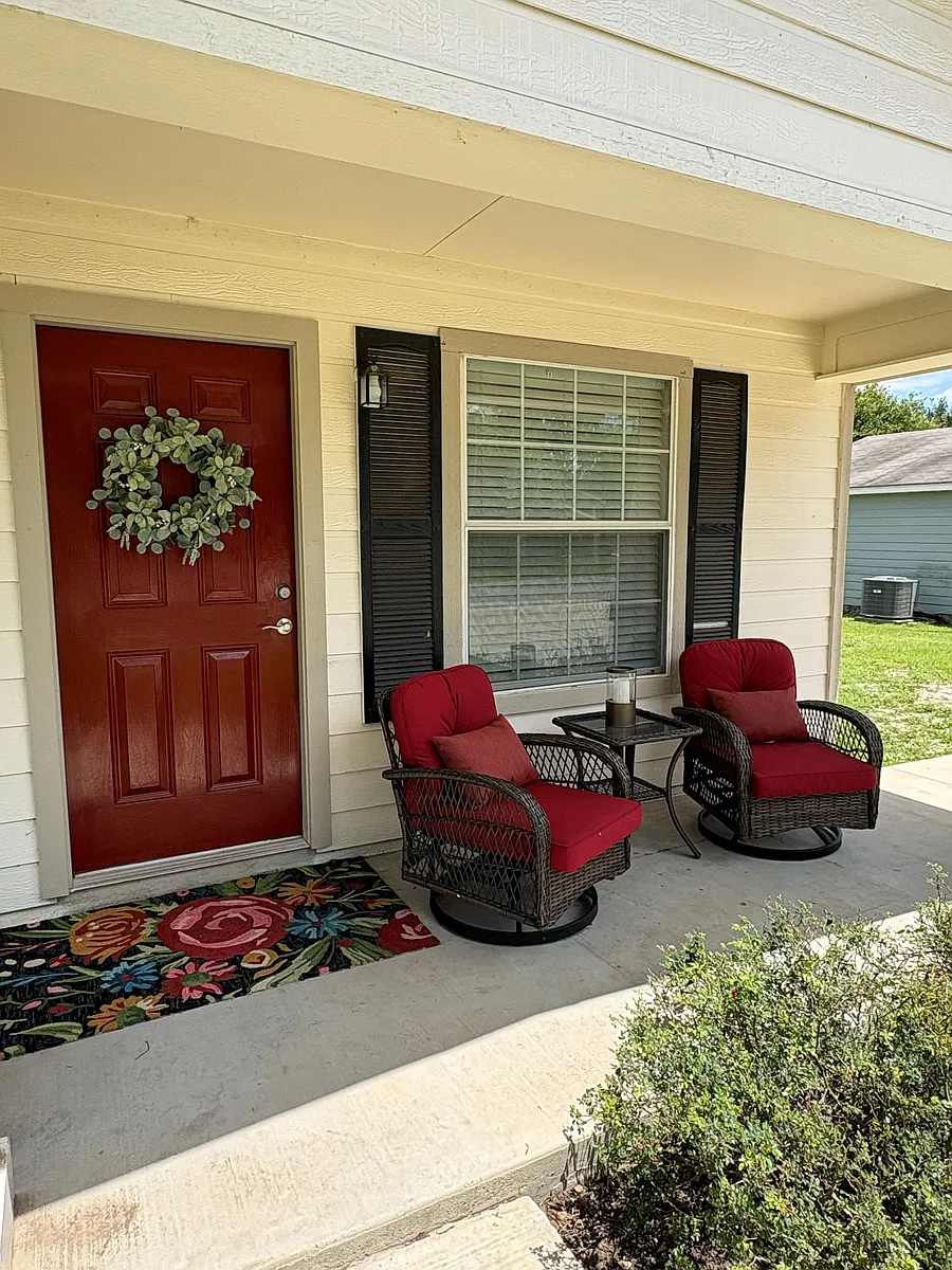 Building Photo - 261 Springs Hill Cir