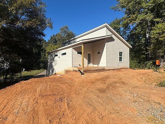 2nd image of 1042 Hightower Rd NW