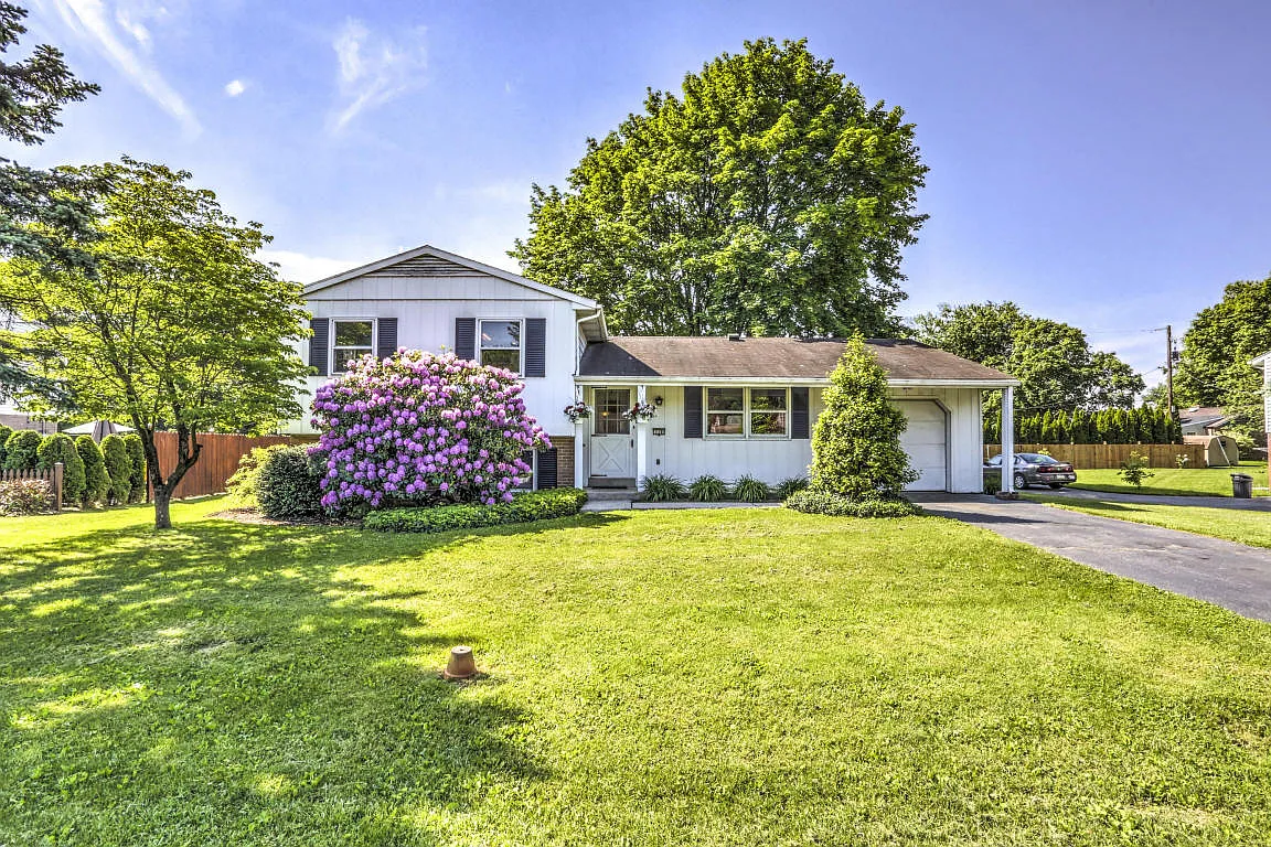 110 Ann Ave photo 1