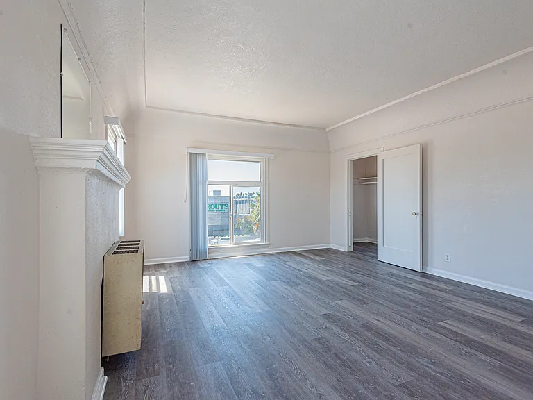 4915 S San Vicente Blvd #4915 — Photo 13