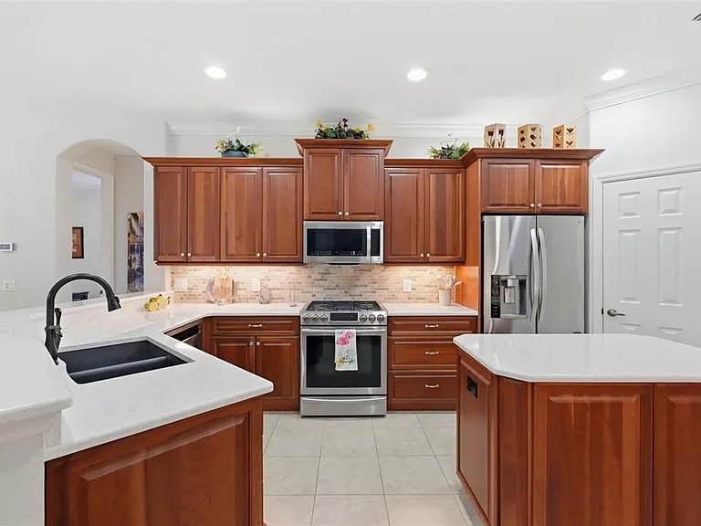 15449 Mulholland Rd — Photo 11