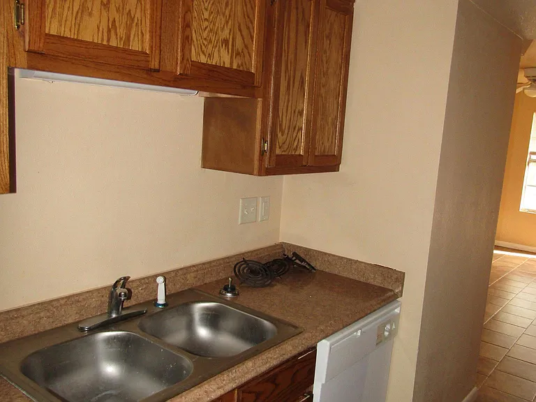 5817 Valley Dr — Photo 9