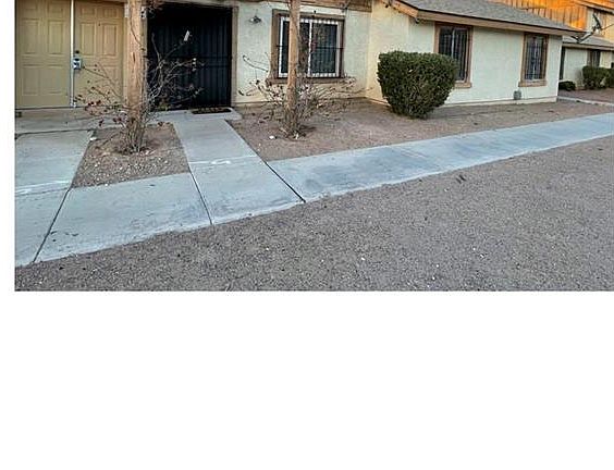 2nd image of 3911 Blackford Pl