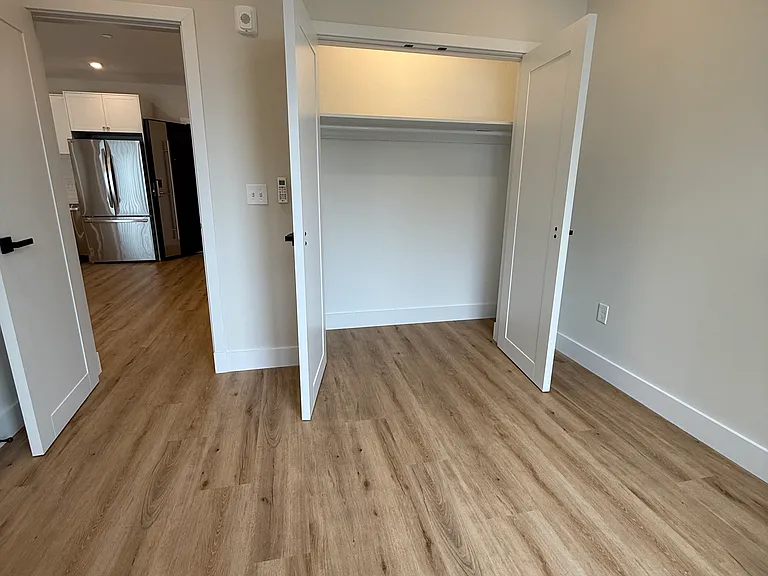 476 Warren St #203 — Photo 8