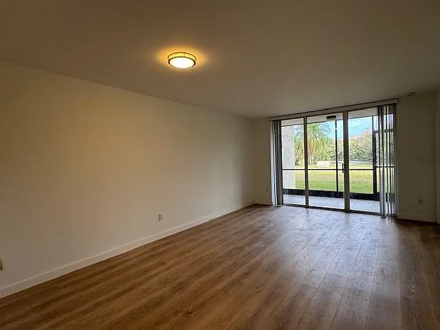 2900 NW 42nd Ave #A104 — Photo 11