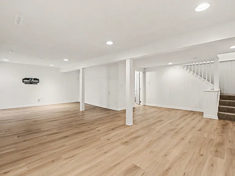 645 Beverly Dr — Photo 13