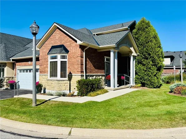 11 Carmichael Trl, Hamilton, ON L9K 0A1