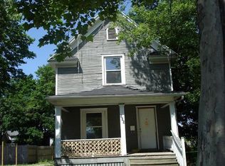809 N Larch St, Lansing, MI 48906