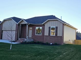 1109 S Swift Ave, Ozark, MO 65721