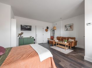 1556 W Hollywood Ave #202, Chicago, IL 60660