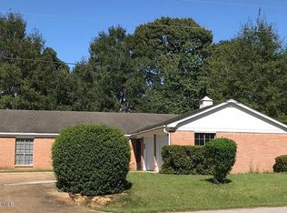 8706 Diamondhead Dr W, Diamondhead, MS 39525