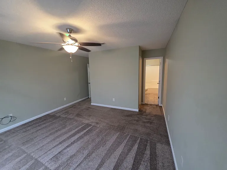 136 Jasmine Cir — Photo 9