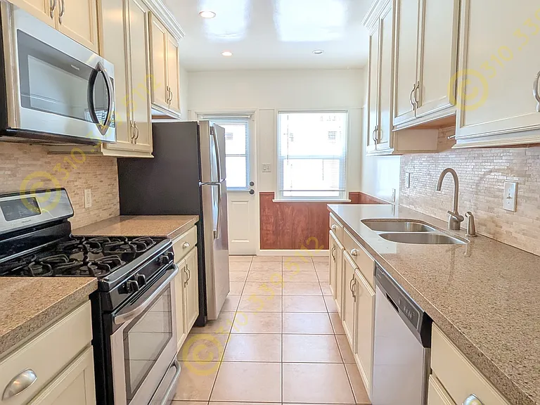 2400 Grandview Ave — Photo 17