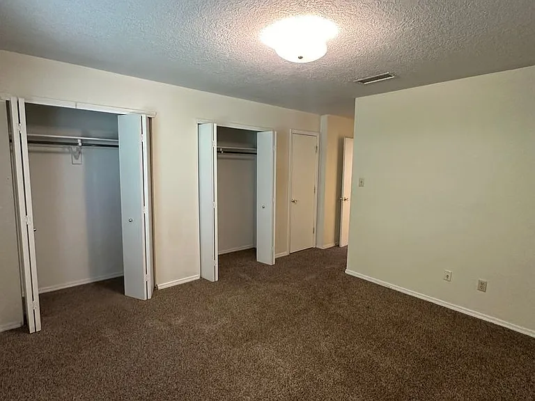 Echols 1500 - Sedona Apartments — Photo 9