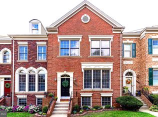 8039 Tanworth Ct, Springfield, VA 22152