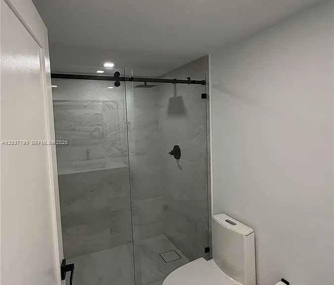 1800 NE 114th St #604 — Photo 16