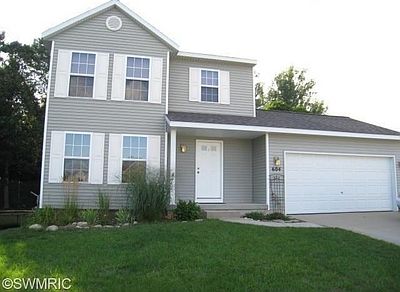 1st image of 604 Silver Birch St