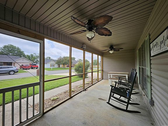 5th image of 64 Blair Dr