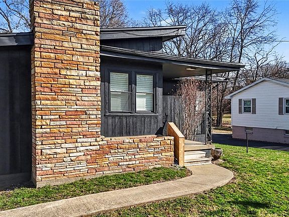 3rd image of 211 Boiling Springs Rd