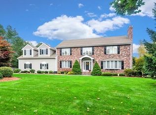 5 Coachmen Ln, Bedford, MA 01730