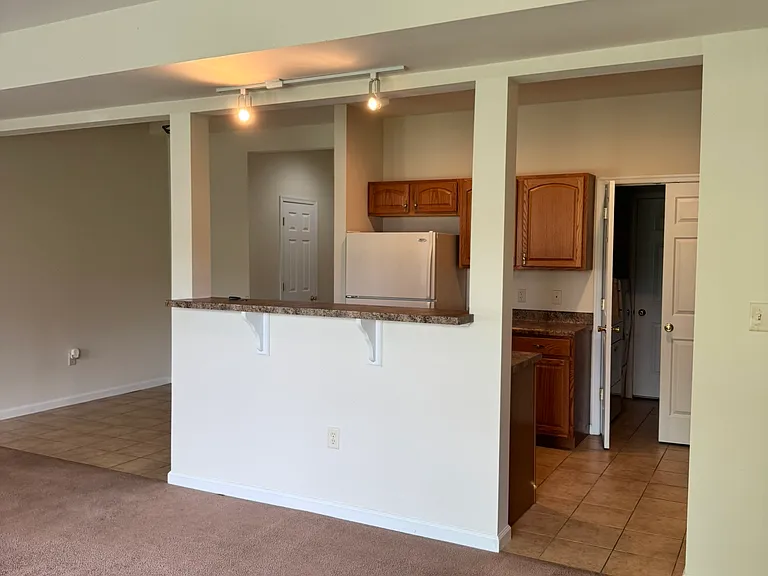 2039 Clinton Ave — Photo 10