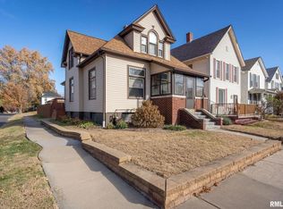 1034 W 14th St, Davenport, IA