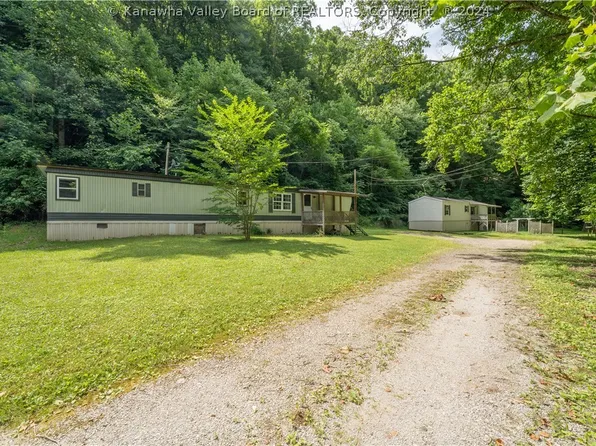 2 Jericho Dr, Charleston, WV 25311