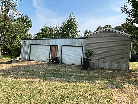 3rd image of 648 Hurley Rd