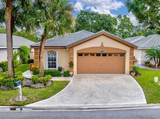 129 Harbor Lake Cir, Greenacres, FL 33413