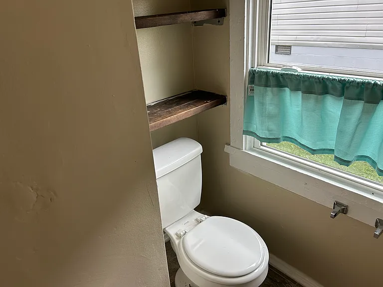 927 W Scott Ave — Photo 7