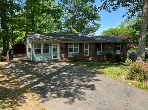 2890 Beta St, Pfafftown, NC 27040